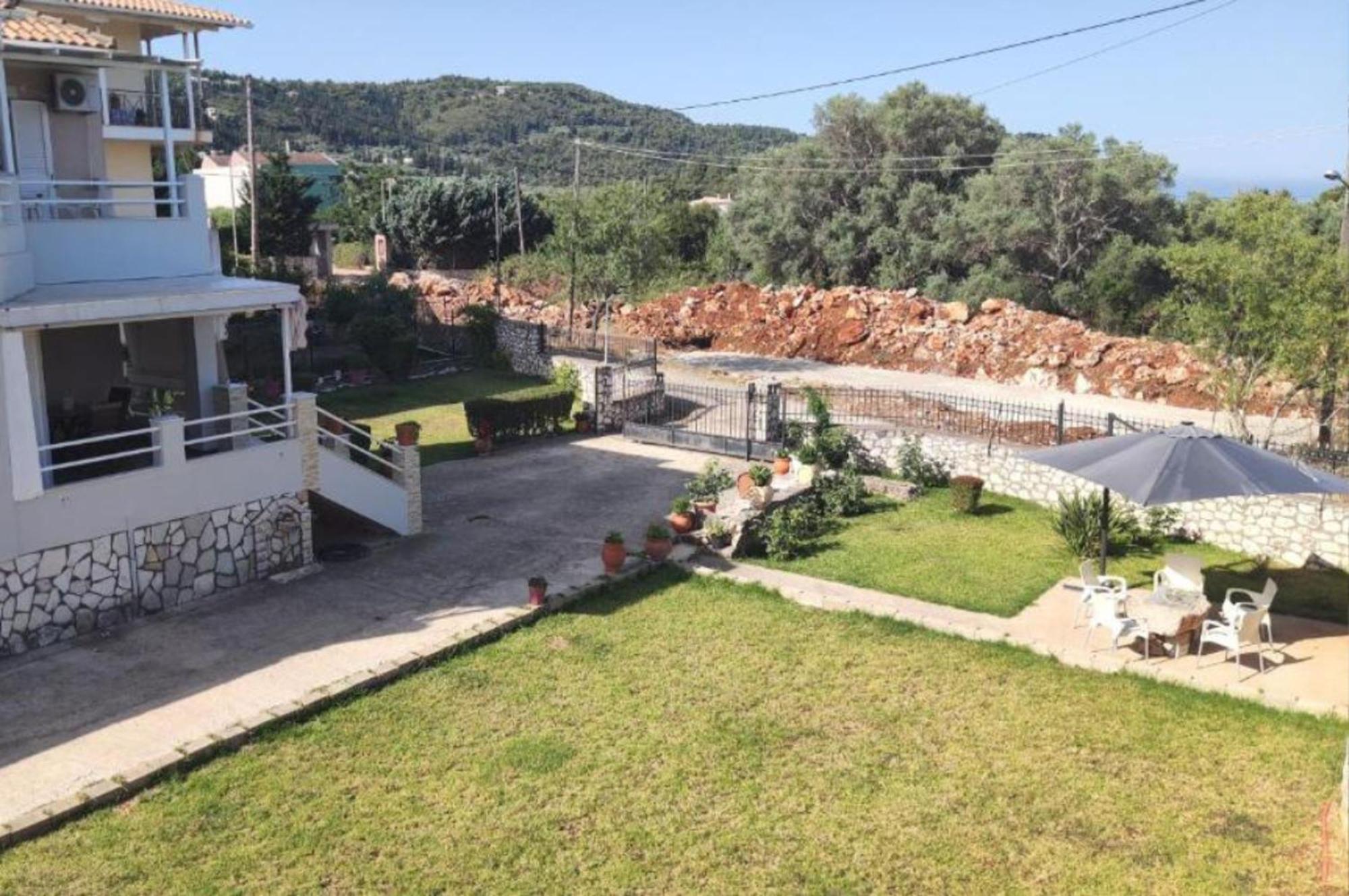 Villa Marina Tsoukaládhes エクステリア 写真