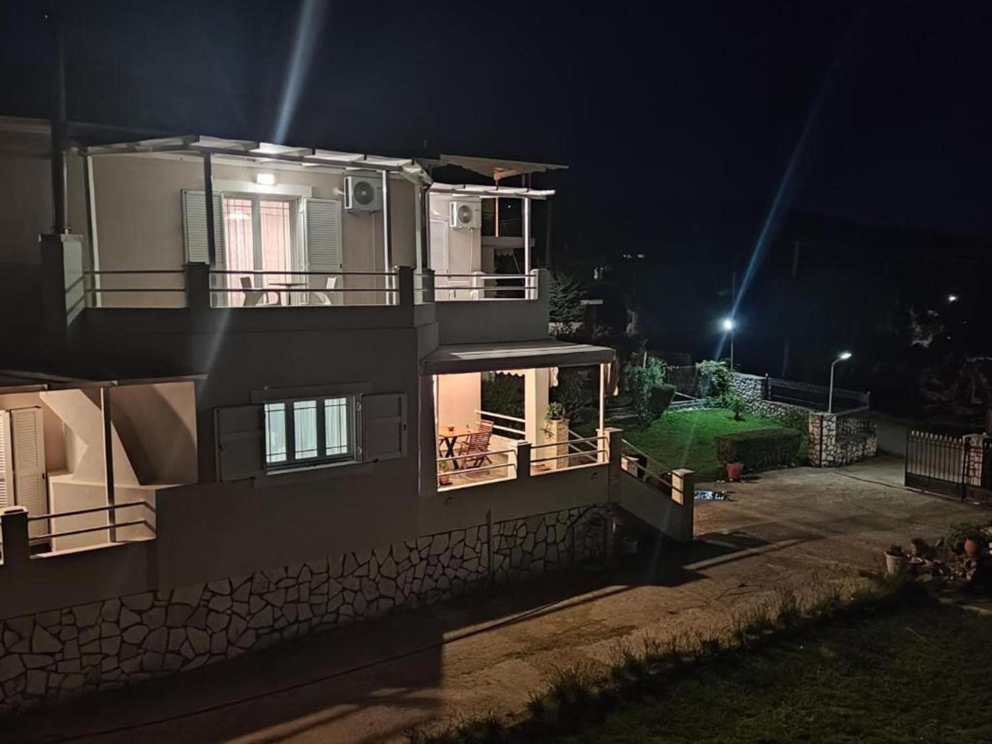 Villa Marina Tsoukaládhes エクステリア 写真